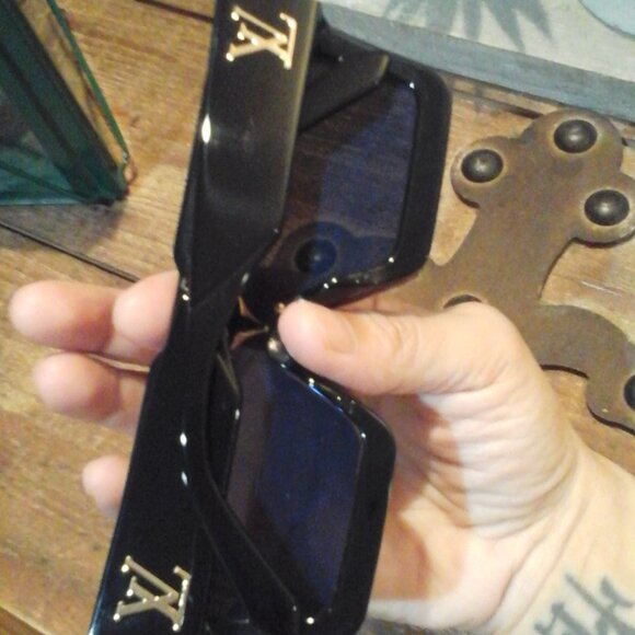 Louis Vuitton Cyclone Sunglasses - Picture 4 of 10